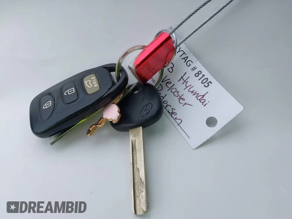 2013 Hyundai Veloster w/Black Int с VIN KMHTC6AD0DU122635, выставлен на аукционе IAAI как лот 41768900 с пробегом 110 358 миль миль и . История ставок и продаж доступна на DreamBid. Изображение 11.