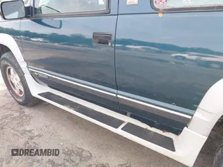 1994 Chevrolet Blazer z VIN 1GNEK18K0RJ366258, wystawiony jako IAAI lot #42471534 z przebiegiem 233 185 mil mil oraz . Historia ofert i sprzedaży dostępna na DreamBid. Obrazek 6.