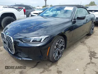 2025 BMW 4 Series 430i z VIN WBA33DB08SCU35159, wystawiony jako IAAI lot #42019631 z przebiegiem 895 mil mil oraz . Historia ofert i sprzedaży dostępna na DreamBid. Obrazek 23.