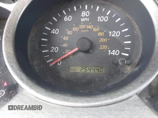 2001 Toyota Highlander z VIN JTEHF21A010030536, wystawiony jako IAAI lot #42370886 z przebiegiem 254 440 mil mil oraz . Historia ofert i sprzedaży dostępna na DreamBid. Obrazek 7.