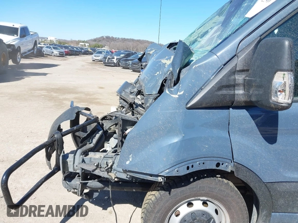 2019 Ford Transit с VIN 1FTYR3XM7KKA97658, выставлен на аукционе IAAI как лот 41723230 с пробегом 387 044 миль миль и . История ставок и продаж доступна на DreamBid. Изображение 6.