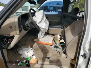 2002 GMC Yukon SLE z VIN 1GKEC13V62R189525, wystawiony jako Copart lot #55197575 z przebiegiem Nie podano mil oraz Szkoda całkowita • Salvage title. Historia ofert i sprzedaży dostępna na DreamBid. Obrazek 7.
