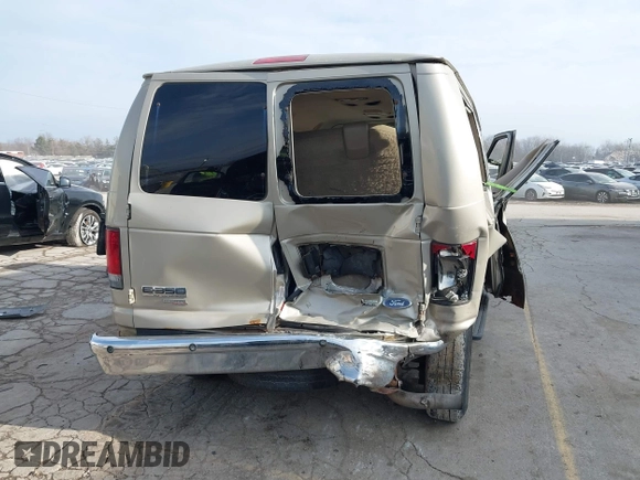 2011 Ford Econoline Passenger XL with VIN 1FBNE3BLXBDA21972, listed as a IAAI auction lot 41151236 with 395,453 mi miles. Bid and sale history available at carsss.com. Image 17.