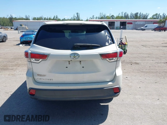 2016 Toyota Highlander LE Plus z VIN 5TDZKRFH4GS127117, wystawiony jako IAAI lot #42054767 z przebiegiem 167 253 mil mil oraz . Historia ofert i sprzedaży dostępna na DreamBid. Obrazek 16.