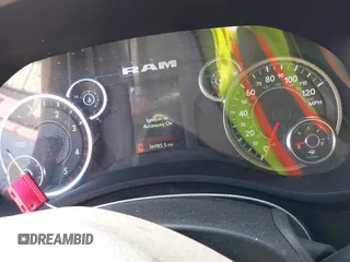 2024 Ram 2500 Big Horn z VIN 3C6UR5DL3RG153710, wystawiony jako IAAI lot #41858085 z przebiegiem 36 985 mil mil oraz . Historia ofert i sprzedaży dostępna na DreamBid. Obrazek 7.