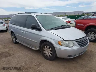 2005 Chrysler Town & Country Touring with VIN 2C4GP54L75R181204, listed as a IAAI auction lot 41982970 with 1 mi miles. Bid and sale history available at carsss.com. Image 1.