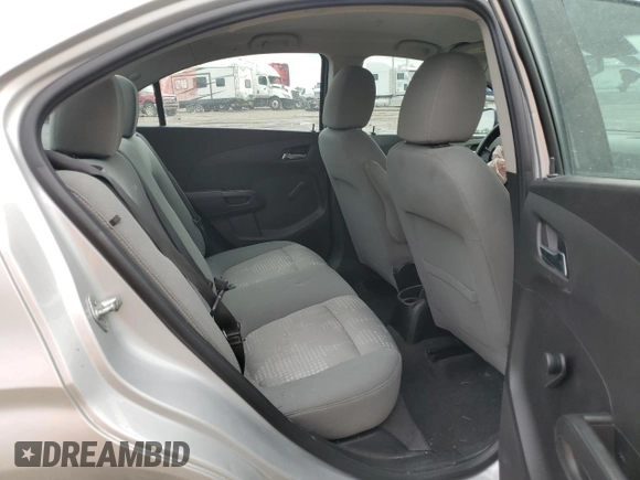 2012 Chevrolet Sonic LS z VIN 1G1JA5SH6C4164795, wystawiony jako Copart lot #55952365 z przebiegiem 119 966 mil mil oraz Szkoda całkowita • Salvage title. Historia ofert i sprzedaży dostępna na DreamBid. Obrazek 10.