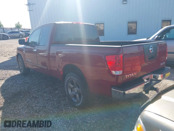 2005 Nissan Titan SE z VIN 1N6AA06A65N514475, wystawiony jako IAAI lot #42646219 z przebiegiem 142 736 mil mil oraz . Historia ofert i sprzedaży dostępna na DreamBid. Obrazek 3.