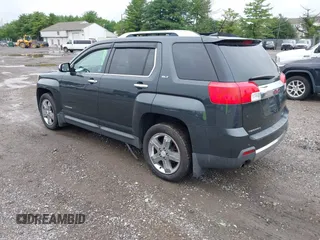 2013 GMC Terrain SLT z VIN 2GKFLXE34D6357969, wystawiony jako IAAI lot #42628061 z przebiegiem 171 704 mil mil oraz . Historia ofert i sprzedaży dostępna na DreamBid. Obrazek 3.