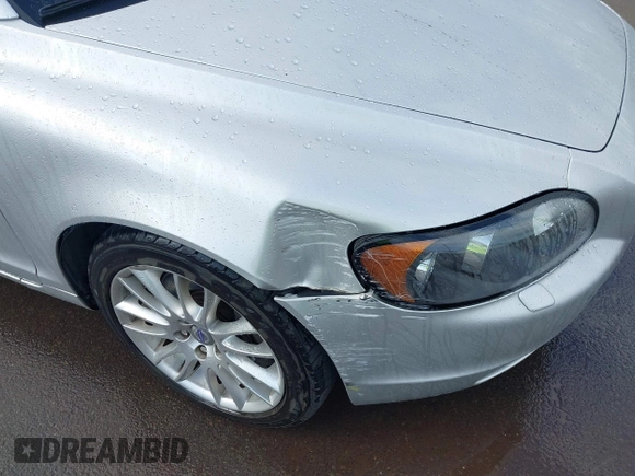 2008 Volvo C70 z VIN YV1MC67288J056674, wystawiony jako IAAI lot #41493211 z przebiegiem 18 158 mil mil oraz . Historia ofert i sprzedaży dostępna na DreamBid. Obrazek 6.