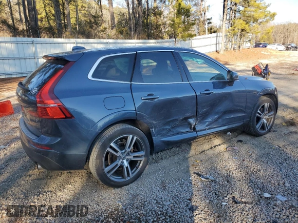 2021 Volvo XC60 Momentum z VIN YV4102DK0M1841812, wystawiony jako Copart lot #42365255 z przebiegiem 26 441 mil mil oraz Szkoda całkowita • Salvage title. Historia ofert i sprzedaży dostępna na DreamBid. Obrazek 3.