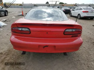 1996 Chevrolet Camaro Z28 z VIN 2G1FP22P8T2118210, wystawiony jako Copart lot #55447785 z przebiegiem 46 836 mil mil oraz Szkoda całkowita • Salvage title. Historia ofert i sprzedaży dostępna na DreamBid. Obrazek 6.