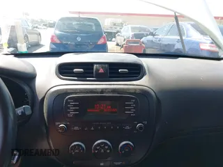 2014 Kia Soul with VIN KNDJN2A2XE7078804, listed as a IAAI auction lot 42095022 with 153,536 mi miles. Bid and sale history available at carsss.com. Image 6.