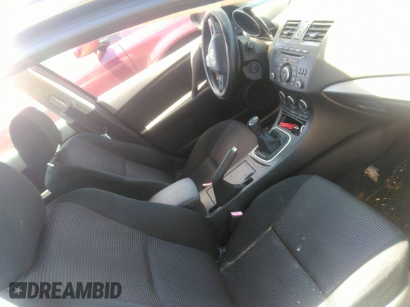 2013 Mazda 3 i Touring z VIN JM1BL1V80D1715722, wystawiony jako IAAI lot #42508346 z przebiegiem 107 754 mil mil oraz . Historia ofert i sprzedaży dostępna na DreamBid. Obrazek 5.