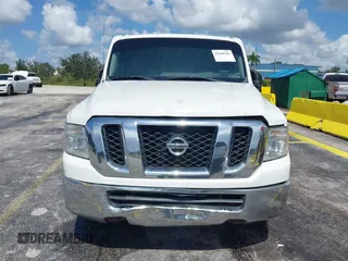 2013 Nissan NV SV z VIN 1N6BF0KX3DN105090, wystawiony jako IAAI lot #42760186 z przebiegiem 245 366 mil mil oraz . Historia ofert i sprzedaży dostępna na DreamBid. Obrazek 6.