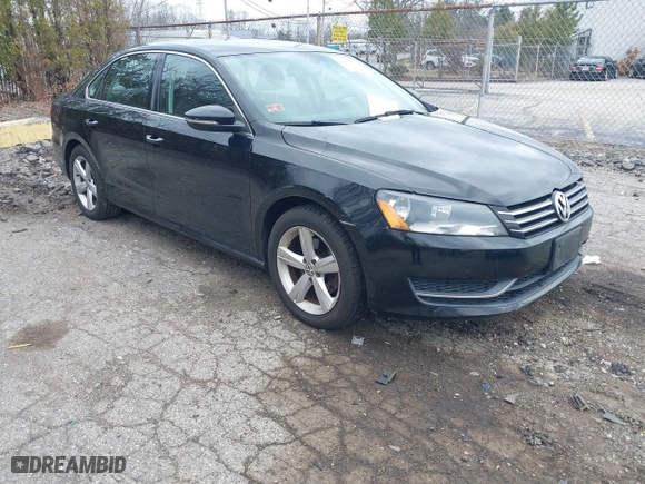 2012 Volkswagen Passat SE with VIN 1VWBP7A38CC033611, listed as a IAAI auction lot 41855933 with 155,429 mi miles. Bid and sale history available at carsss.com. Image 1.