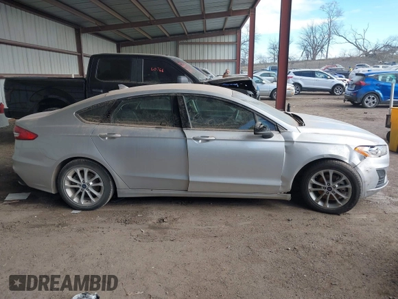 2019 Ford Fusion SE with VIN 3FA6P0HD8KR186392, listed as a IAAI auction lot 41884740 with 64,663 mi miles. Bid and sale history available at carsss.com. Image 14.