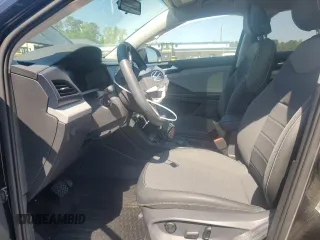 2022 Volkswagen Taos SE z VIN 3VVLX7B24NM056626, wystawiony jako Copart lot #54687155 z przebiegiem 27 023 mil mil oraz Tytuł czysty. Historia ofert i sprzedaży dostępna na DreamBid. Obrazek 7.
