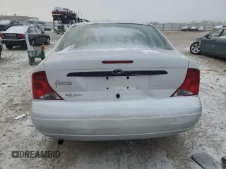 2001 Ford Focus LX with VIN 1FAFP33P11W359944, listed as a Copart auction lot 84024874 with 111,521 mi miles and Non Repairable. Bid and sale history available at carsss.com. Image 6.
