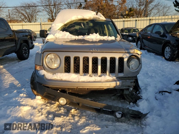 2015 Jeep Patriot Latitude with VIN 1C4NJPFB6FD377681, listed as a Copart auction lot 87102424 with Not Provided miles and Salvage Title. Bid and sale history available at DreamBid. Image 5.