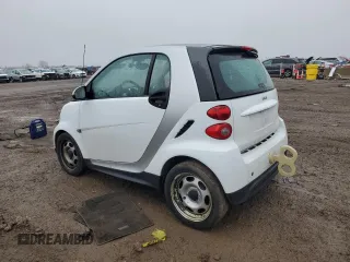 2015 Smart fortwo Passion with VIN WMEEJ3BA3FK791701, listed as a Copart auction lot 86552704 with 27,313 mi miles and Salvage Title. Bid and sale history available at DreamBid. Image 2.