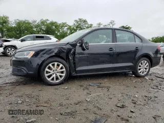 2013 Volkswagen Jetta SE with VIN 3VWDP7AJ4DM425976, listed as a Copart auction lot 58095525 with 77,395 mi miles and Salvage title. Bid and sale history available at DreamBid. Image 1.