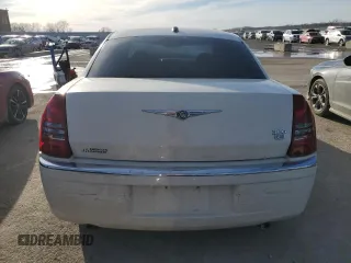 2006 Chrysler 300 C z VIN 2C3KA63H46H224097, wystawiony jako Copart lot #46235425 z przebiegiem 147 147 mil mil oraz Szkoda całkowita • Salvage title. Historia ofert i sprzedaży dostępna na DreamBid. Obrazek 6.