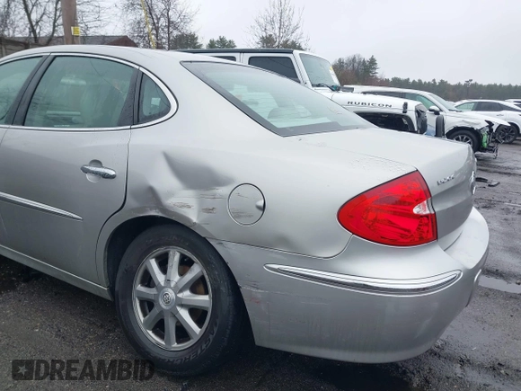 2008 Buick LaCrosse CXL with VIN 2G4WD582081245815, listed as a IAAI auction lot 41935941 with 115,331 mi miles. Bid and sale history available at carsss.com. Image 6.