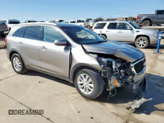 2018 Kia Sorento LX with VIN 5XYPG4A39JG375908, listed as a Copart auction lot 45412235 with 140,483 mi miles and Salvage Title. Bid and sale history available at carsss.com. Image 4.