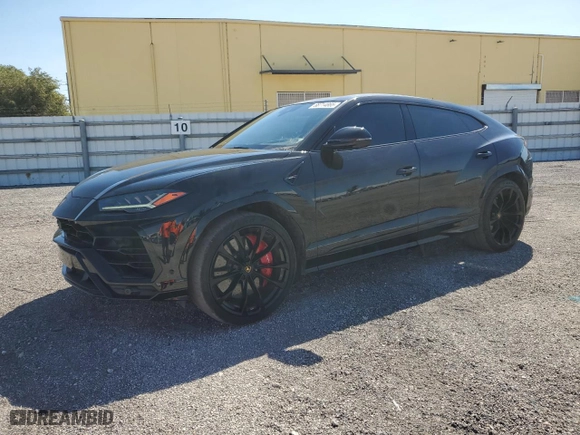 2019 Lamborghini Urus with VIN ZPBUA1ZL6KLA02282, listed as a Copart auction lot 88714865 with 17,842 mi miles and Salvage Title. Bid and sale history available at carsss.com. Image 1.