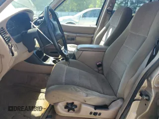 1999 Ford Explorer XLT z VIN 1FMZU32E8XUB73723, wystawiony jako Copart lot #53383835 z przebiegiem 233 675 mil mil oraz Szkoda całkowita • Salvage title. Historia ofert i sprzedaży dostępna na DreamBid. Obrazek 7.