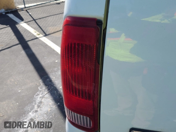 2001 Ford F-250 XL with VIN 1FTNX20L41EC24738, listed as a IAAI auction lot 42774162 with 132,911 mi miles and . Bid and sale history available at DreamBid. Image 8.