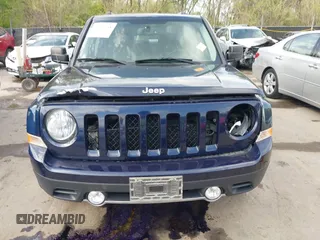 2017 Jeep Patriot High Altitude z VIN 1C4NJPFA8HD189559, wystawiony jako IAAI lot #42039158 z przebiegiem 65 593 mil mil oraz . Historia ofert i sprzedaży dostępna na DreamBid. Obrazek 6.