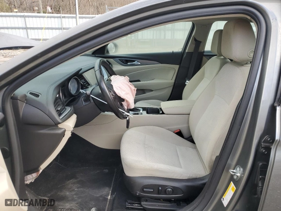 2018 Buick Regal Sportback Preferred with VIN W04GL6SX5J1050983, listed as a Copart auction lot 86752064 with 81,623 mi miles and Salvage Title. Bid and sale history available at carsss.com. Image 7.