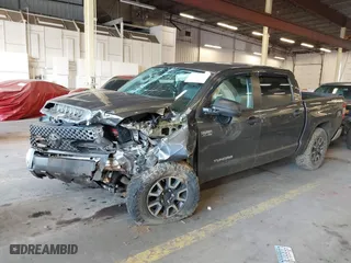 2018 Toyota Tundra 4WD SR5 with VIN 5TFDY5F16JX743536, listed as a IAAI auction lot 41667494 with 61,395 mi miles. Bid and sale history available at carsss.com. Image 17.
