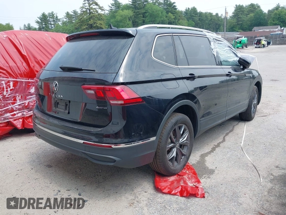 2022 Volkswagen Tiguan SE with VIN 3VV2B7AXXNM060140, listed as a IAAI auction lot 40300638 with 25,955 mi miles and . Bid and sale history available at DreamBid. Image 4.