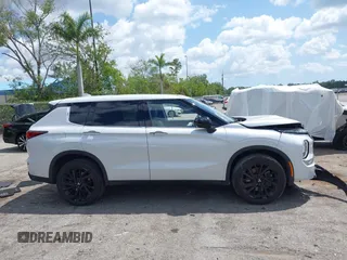 2022 Mitsubishi Outlander SE z VIN JA4J3UA85NZ055855, wystawiony jako IAAI lot #42020874 z przebiegiem 37 756 mil mil oraz . Historia ofert i sprzedaży dostępna na DreamBid. Obrazek 13.