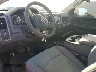 2017 Ram 2500 Tradesman z VIN 3C6UR5HJ6HG568513, wystawiony jako Copart lot #53139154 z przebiegiem 124 674 mil mil oraz Szkoda całkowita • Salvage title. Historia ofert i sprzedaży dostępna na DreamBid. Obrazek 8.