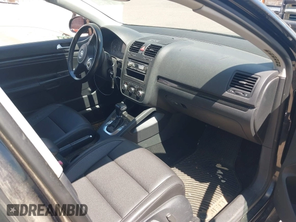 2010 Volkswagen Jetta Wolfsburg Edition с VIN 3VWRJ7AJ7AM057831, выставлен на аукционе IAAI как лот 42701174 с пробегом 102 158 миль миль и . История ставок и продаж доступна на DreamBid. Изображение 5.