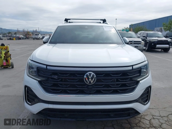 2024 Volkswagen Atlas SEL Premium R-Line z VIN 1V2FR2CA6RC547798, wystawiony jako IAAI lot #41723656 z przebiegiem 27 146 mil mil oraz . Historia ofert i sprzedaży dostępna na DreamBid. Obrazek 13.