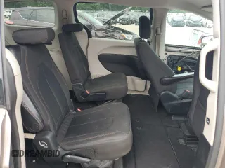 2017 Chrysler Pacifica Touring with VIN 2C4RC1DG6HR572039, listed as a Copart auction lot 58568105 with 190,405 mi miles and Salvage title. Bid and sale history available at DreamBid. Image 11.
