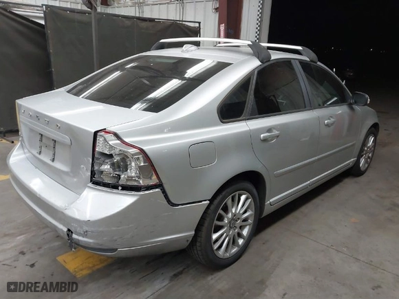 2010 Volvo S40 with VIN YV1382MS2A2504255, listed as a IAAI auction lot 41903061 with 254,595 mi miles. Bid and sale history available at carsss.com. Image 4.