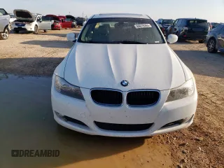 2011 BMW 3 Series 328i z VIN WBAPH5C57BA447804, wystawiony jako Copart lot #60619365 z przebiegiem 85 105 mil mil oraz Czysty tytuł • Clean title. Historia ofert i sprzedaży dostępna na DreamBid. Obrazek 5.