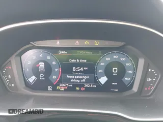 2021 Audi Q3 S line Premium z VIN WA1DECF33M1038760, wystawiony jako IAAI lot #42347743 z przebiegiem 26 675 mil mil oraz . Historia ofert i sprzedaży dostępna na DreamBid. Obrazek 7.