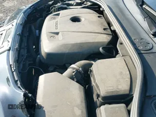 2018 Volvo S60 Inscription z VIN LYV402TK8JB157757, wystawiony jako IAAI lot #42547707 z przebiegiem 69 960 mil mil oraz . Historia ofert i sprzedaży dostępna na DreamBid. Obrazek 19.