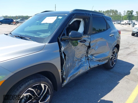2025 Chevrolet TrailBlazer RS with VIN KL79MTSLXSB008647, listed as a IAAI auction lot 42121512 with 6,168 mi miles and . Bid and sale history available at DreamBid. Image 18.
