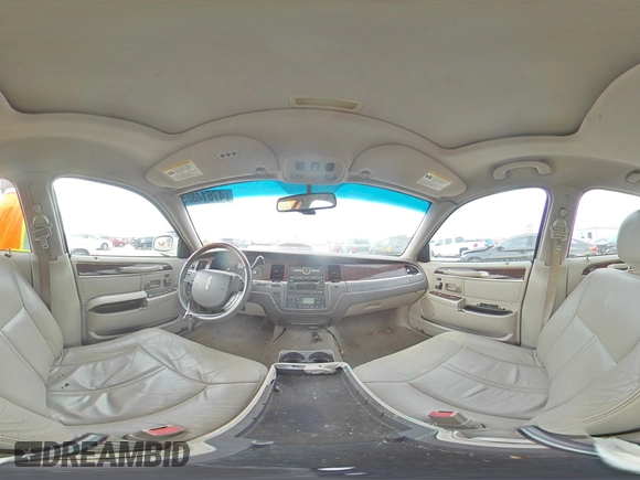 2006 Lincoln Town Car Signature Limited z VIN 1LNHM82V26Y632499, wystawiony jako Copart lot #47614885 z przebiegiem 99 009 mil mil oraz Szkody całkowita. Historia ofert i sprzedaży dostępna na DreamBid. Obrazek 13.