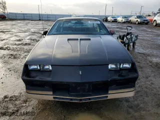 1984 Chevrolet Camaro Z28 Sport with VIN 1G1AP87G7EL175104, listed as a Copart auction lot 86895534 with 27,874 mi miles and Salvage Title. Bid and sale history available at carsss.com. Image 5.