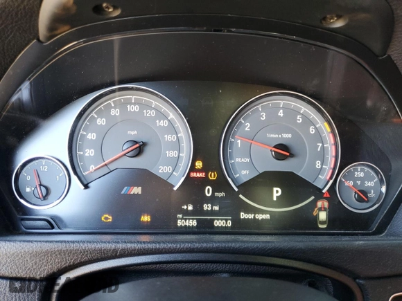 2016 BMW M3 z VIN WBS8M9C56G5E68620, wystawiony jako Copart lot #48551405 z przebiegiem 50 456 mil mil oraz Szkoda całkowita • Salvage title. Historia ofert i sprzedaży dostępna na DreamBid. Obrazek 9.