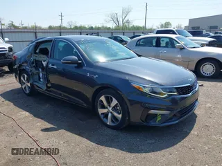 2019 Kia Optima LX with VIN 5XXGT4L34KG317817, listed as a IAAI auction lot 41958347 with 50,504 mi miles. Bid and sale history available at carsss.com. Image 1.